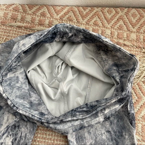 Varley Bedford Tight Crop Leggings Silver Tie Dye Size S Activewear - Picture 12 of 13